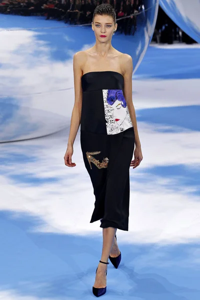 Look 3